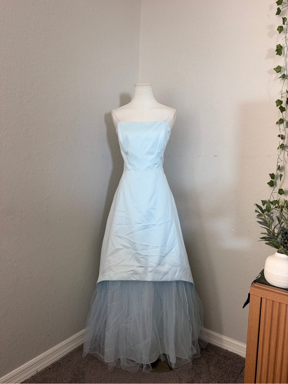 ✨Morgan and Co. by Linda Bennett light blue dress